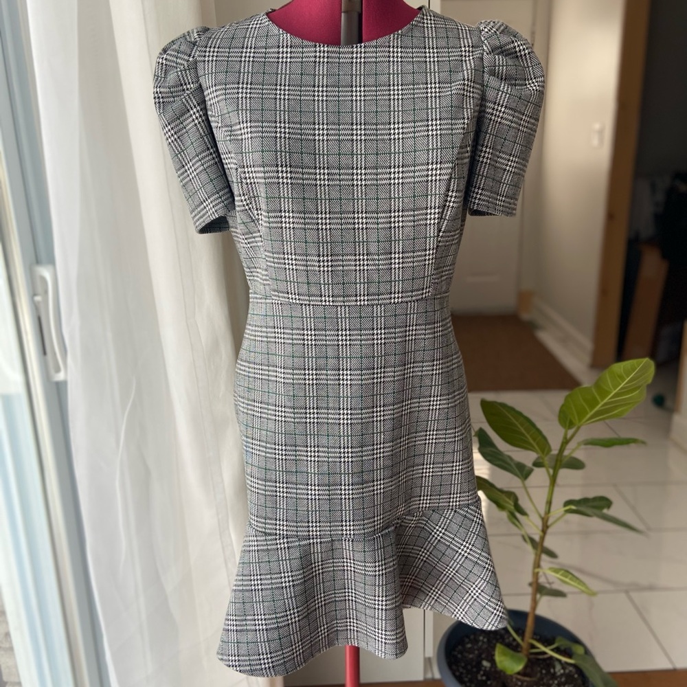 BNWT Luxology Women’s Ruched Sleeve Flare Hem Dress